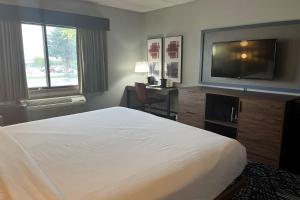 AmericInn by Wyndham Lincoln North