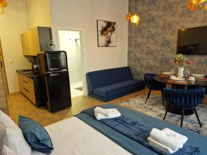 Cobalt Apartment by Cracovia Prime