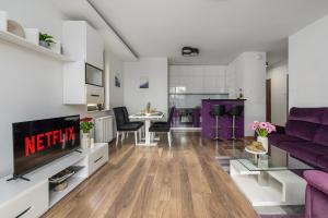Lumina I Wola 3-Room Apart with Parking I Balcony & City View