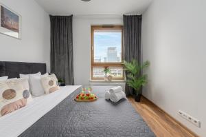 Lumina I Wola 3-Room Apart with Parking I Balcony & City View