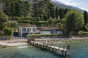 Villa Locchi with private Pier