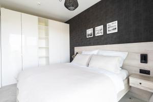 Apartament nadmorski z garażem i dużym balkonem, Kołłątaja