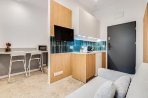 COMFISTAY 1 Maja 17of - Central Station Studios and Parking