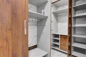 Lutyens Imperial Signature Cozy Apt, Jor Bagh