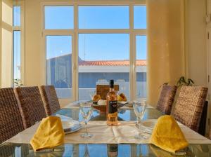 Relax by your private pool WiFi and Canary Views