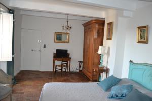 B&B / Chambres d'hotes Maison Saint Louis avec Jacuzzi : photos des chambres