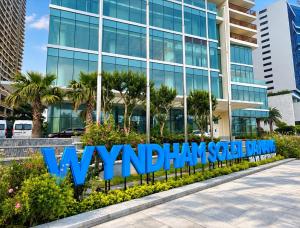 Beachfront Luxury Apartment - My Khe Beach