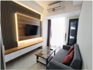 Stunning 2-Bedroom Apartment on the 33rd Floor, Pollux Habibie Meisterstadt