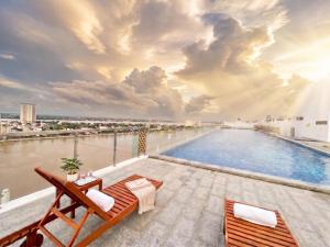 Yuetai Phnom Penh Harbour - Riverside Hotel