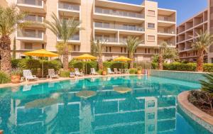 Elegant Apartment with Pool, Clim & Wi-Fi - 7min Gueliz