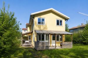 Stockholm - Spacious garden villa - 10 min to city