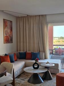 Modern 2BR, Pool & Self Check-In - Marrakech