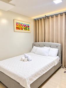 COZI Modern Uptown Parksuites