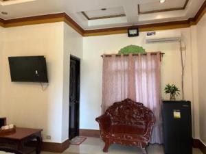 LobocAirbnb Travellers Inn