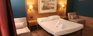 Eat, relax, love rooms