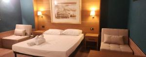 Eat, relax, love rooms