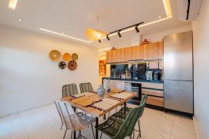 Modern Apt private spa, Sunset,5mn to airport