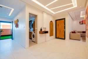 Modern Apt private spa, Sunset,5mn to airport