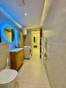 Modern Apt private spa, Sunset,5mn to airport