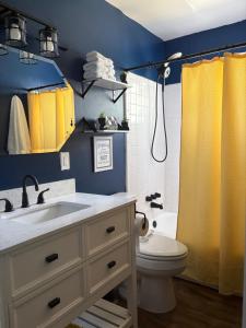 Cozy centrally located home looking for guests