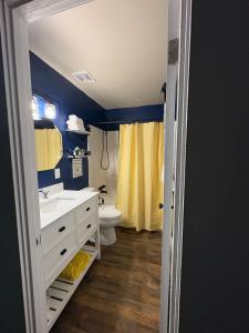 Cozy centrally located home looking for guests