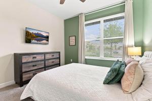 Perfect Family Escape Pool Themed Rooms