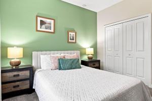 Perfect Family Escape Pool Themed Rooms