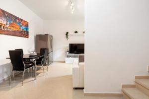 Montecuccoli Modern Home by FGL Collection