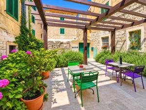 Apartments Veig Palace