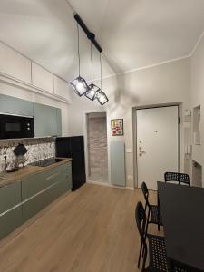 Bright and Quiet Apartment near Central Station