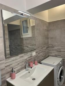 Bright and Quiet Apartment near Central Station