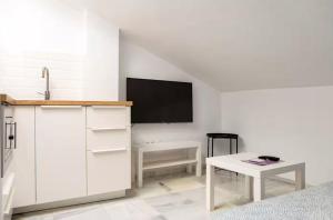 Cozy Studio with Terrace Near Center by TuriVida