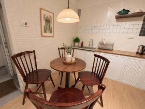 Suite Apartment Hanoi Old Quarter - Lees