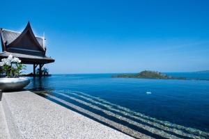 Villa Morel, 7BR Hilltop Estate with Pool & Sauna