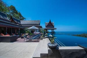 Villa Morel, 7BR Hilltop Estate with Pool & Sauna