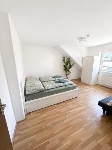 3 Bedroom Central Premium Apartment - Free Parking