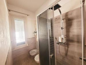 Lupin House, large air-conditioned veranda and Wi-Fi