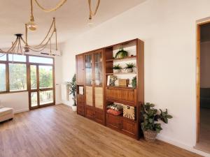 Lupin House, large air-conditioned veranda and Wi-Fi