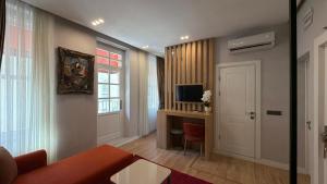 The Aramis Suites