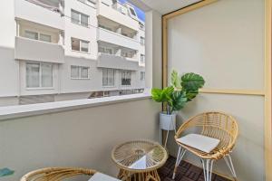 1BR balcony stay near U1 metro and Donau Zentrum