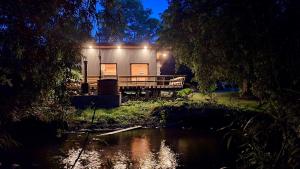 Cabaña Ciprés - Tinaja junto al río, BBQ y WiFi