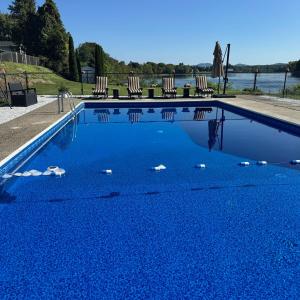 8 Beds Saratoga Waterfront Home, Heated Pool, Sauna, Fish, Boat
