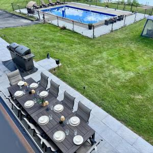 8 Beds Saratoga Waterfront Home, Heated Pool, Sauna, Fish, Boat