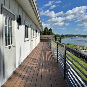 8 Beds Saratoga Waterfront Home, Heated Pool, Sauna, Fish, Boat
