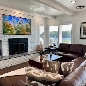 8 Beds Saratoga Waterfront Home, Heated Pool, Sauna, Fish, Boat