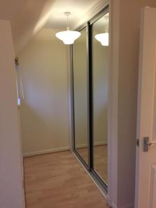 8 Varis Apartments