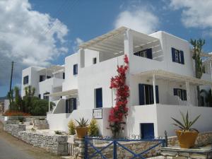 Nicos Studios & Apartments Paros Greece