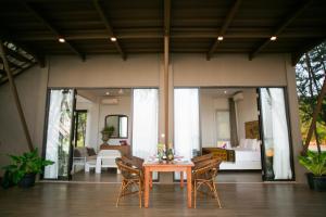 Amandalay Hotel & Villas