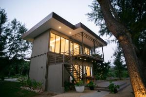Amandalay Hotel & Villas