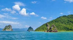 Oris Cruises Ha Long - Bai Tu Long Private Journeys